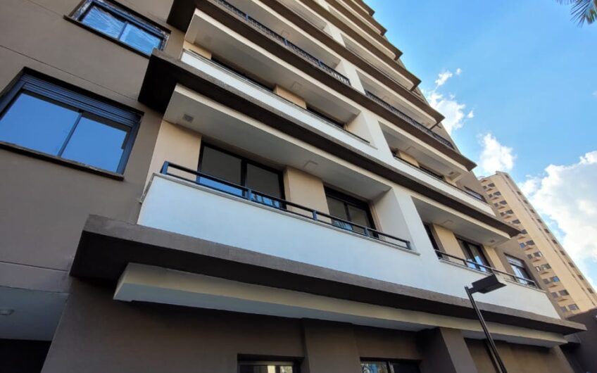 Flamboyant , 2 quartos com varanda 380 mil, 400 metros a pé do metrô São Judas. Há 10 min do Expo Imigrantes, 10 min do aeroporto de Congonhas e 15 min do parque Ibirapuera. Pronto para morar! R Major Freire , 232.